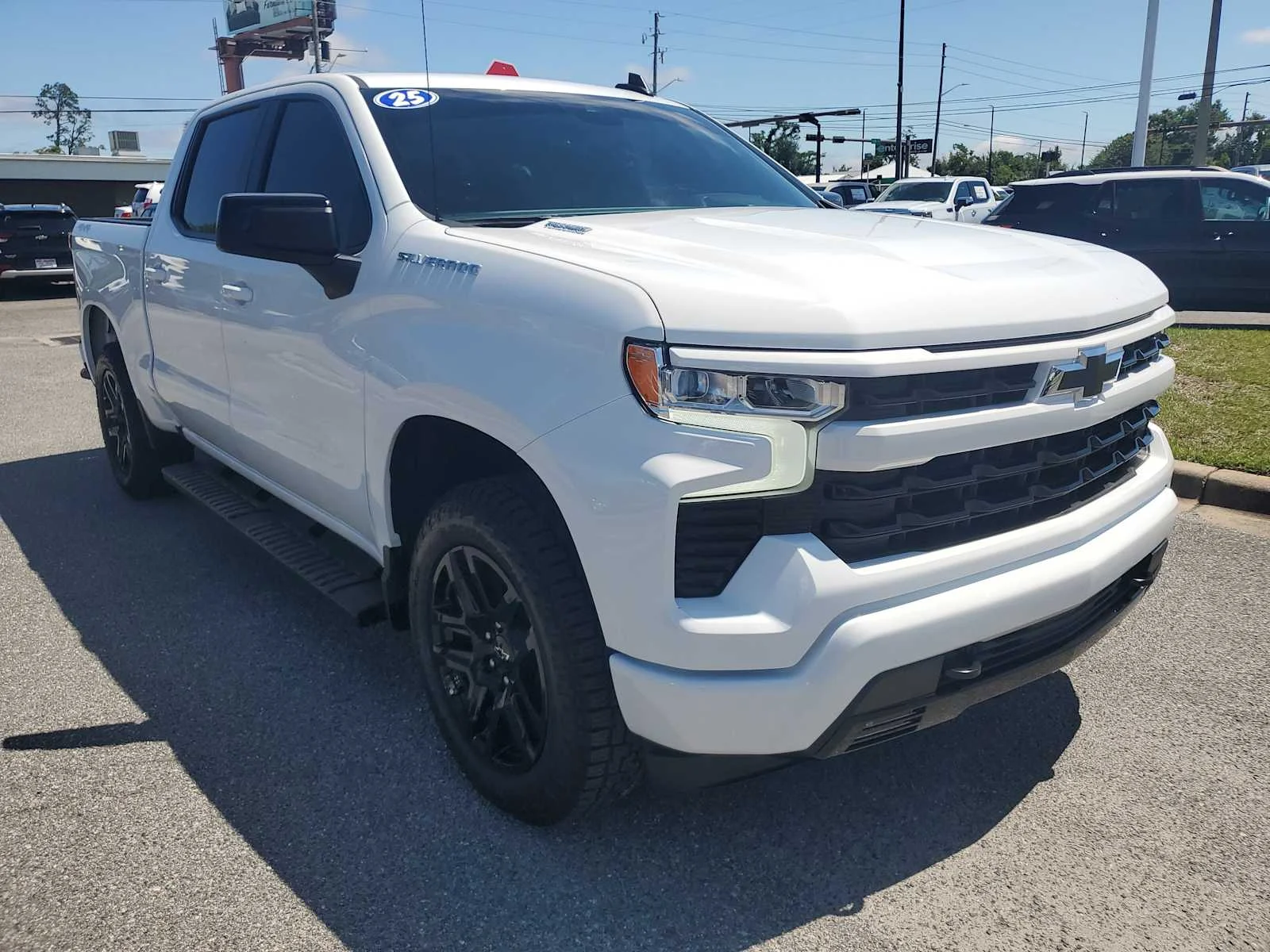 Used 2025 Summit White Chevrolet RST image 8