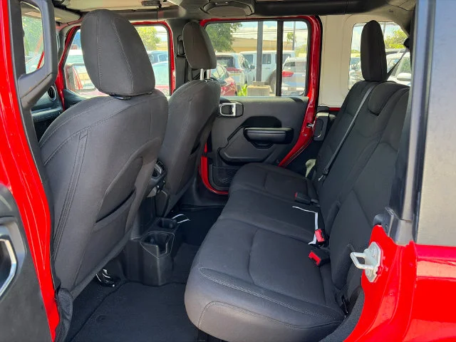 Used 2023 Red Jeep Sport S image 18