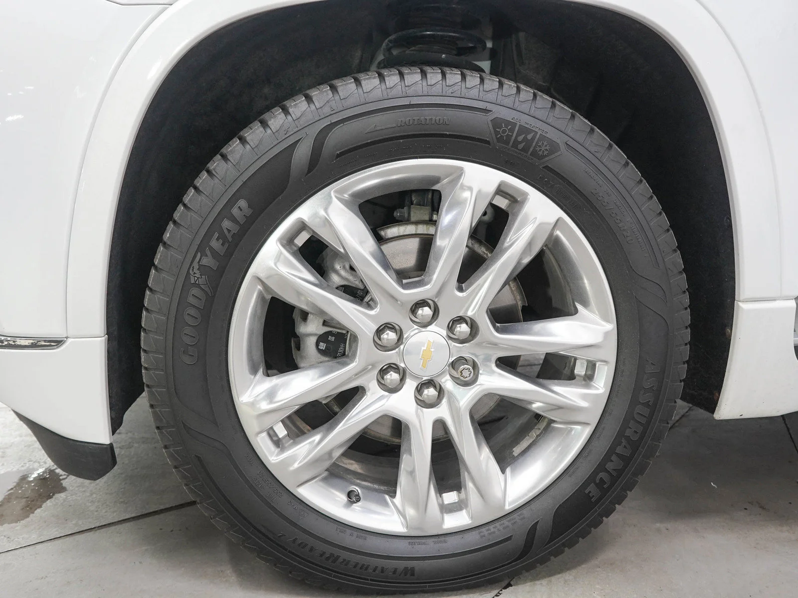 Used 2021 Iridescent Pearl Tricoat Chevrolet High Country image 32