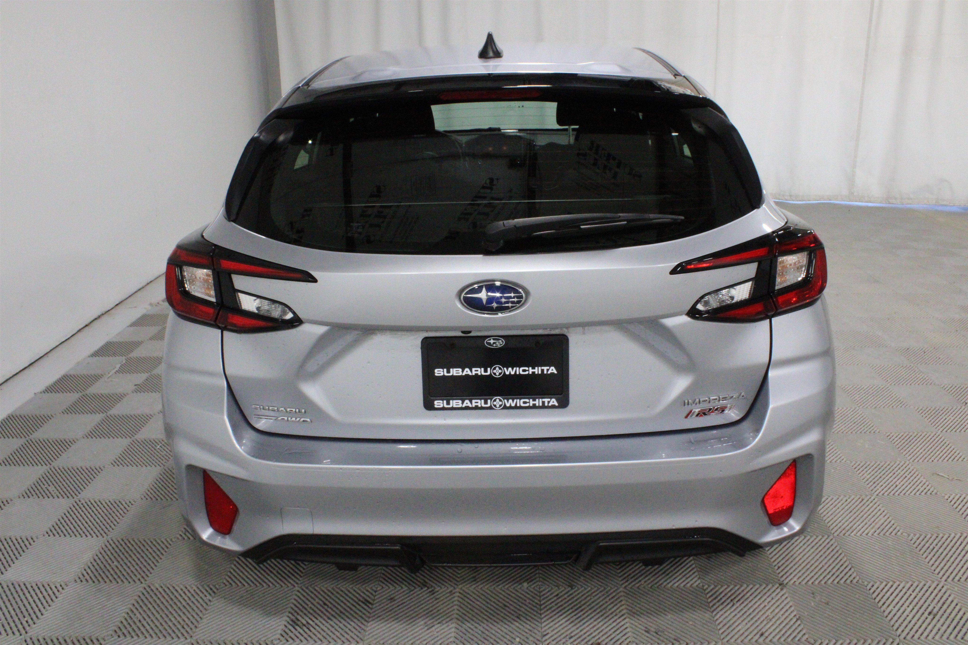 Used 2025 Ice Silver Metallic Subaru RS image 28