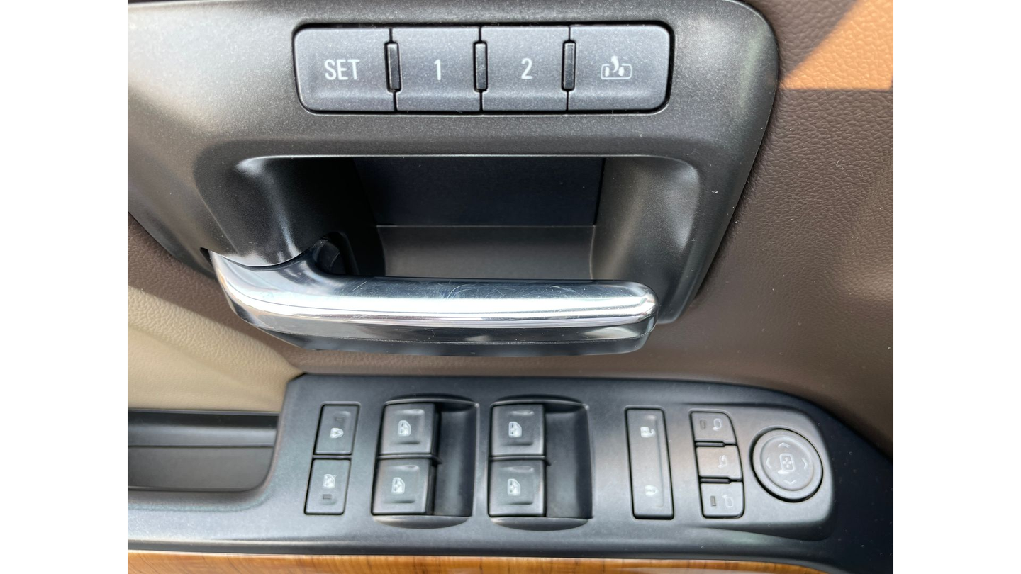 Used 2017 White GMC SLT image 13