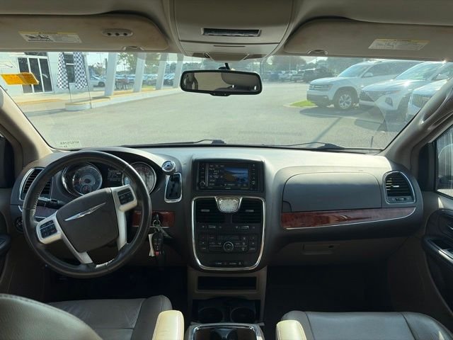 Used 2015 White Chrysler Touring image 27