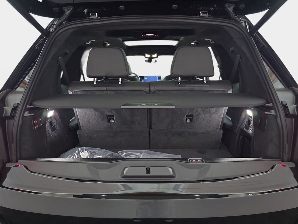New 2027 Black Sapphire Metallic BMW xDrive40i image 12