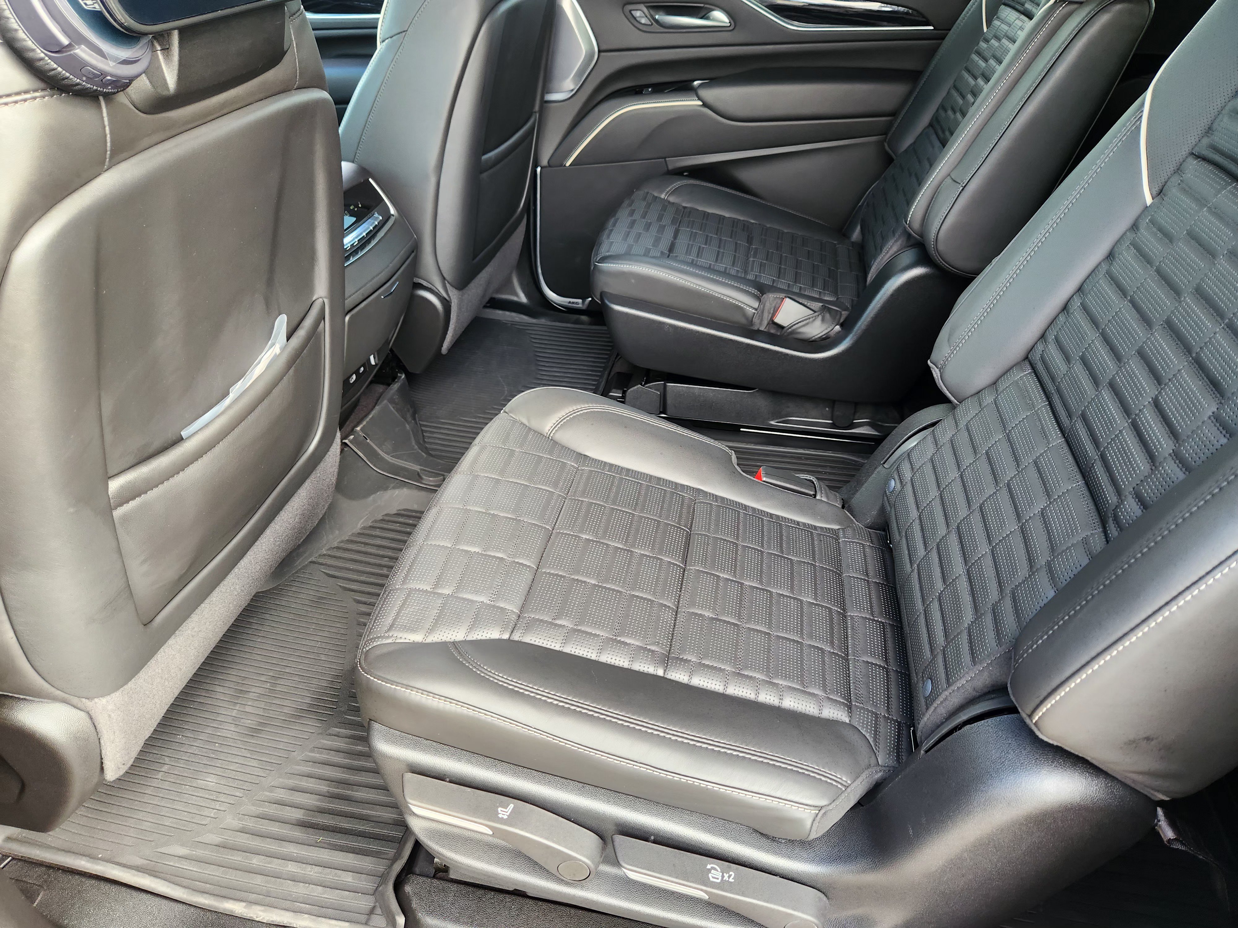 Used 2024 Black Raven Cadillac V-Series image 31