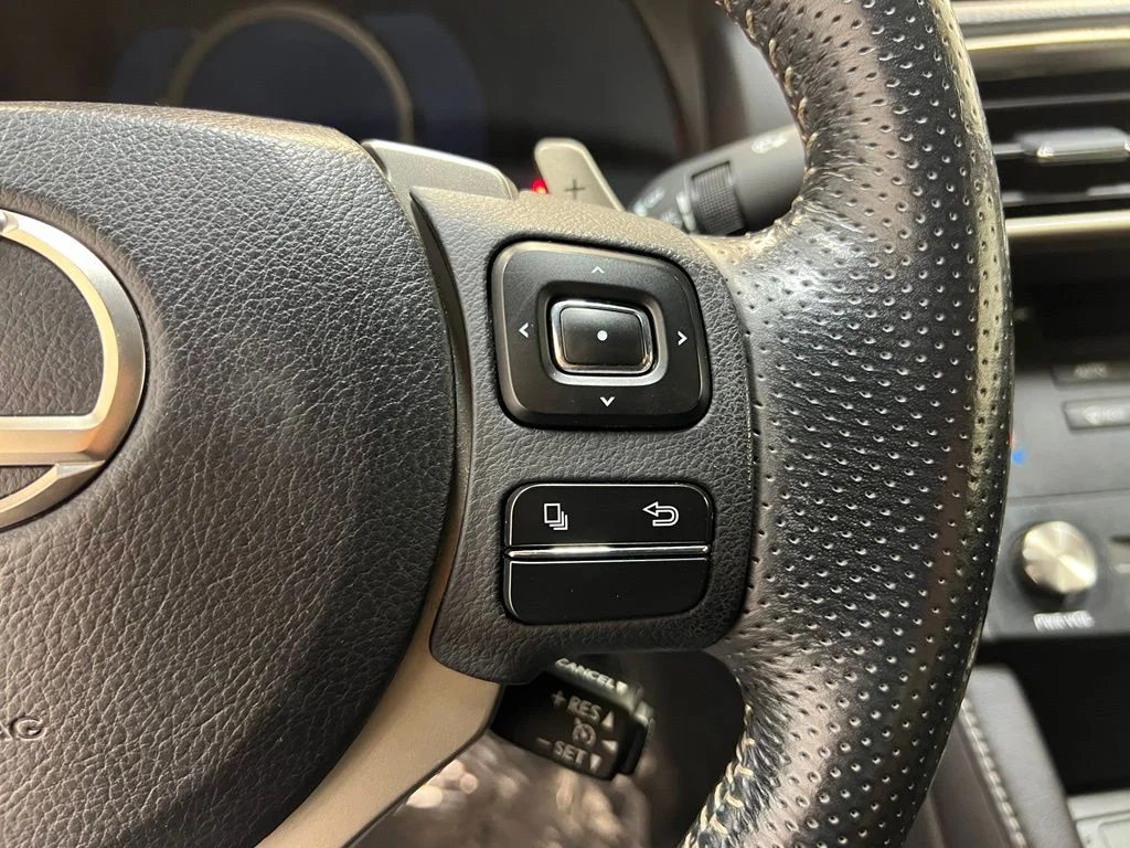 Used 2015 Silver Lexus 350 image 21