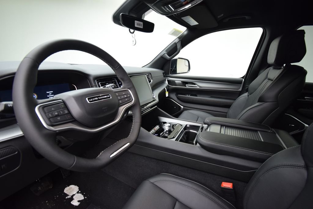 New 2026 High Gloss Black Exterior Paint Jeep Limited Altitude image 31