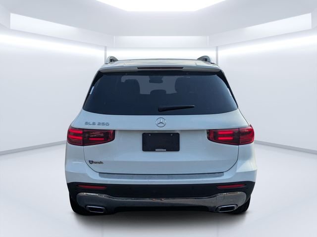 Used 2025 White Mercedes-Benz GLB 250 image 4