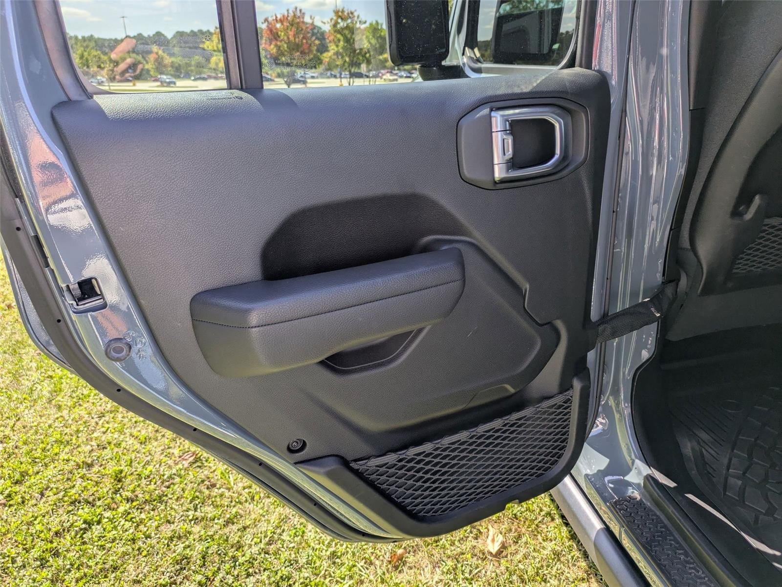 Used 2024 Anvil Clear Coat Jeep Rubicon image 25