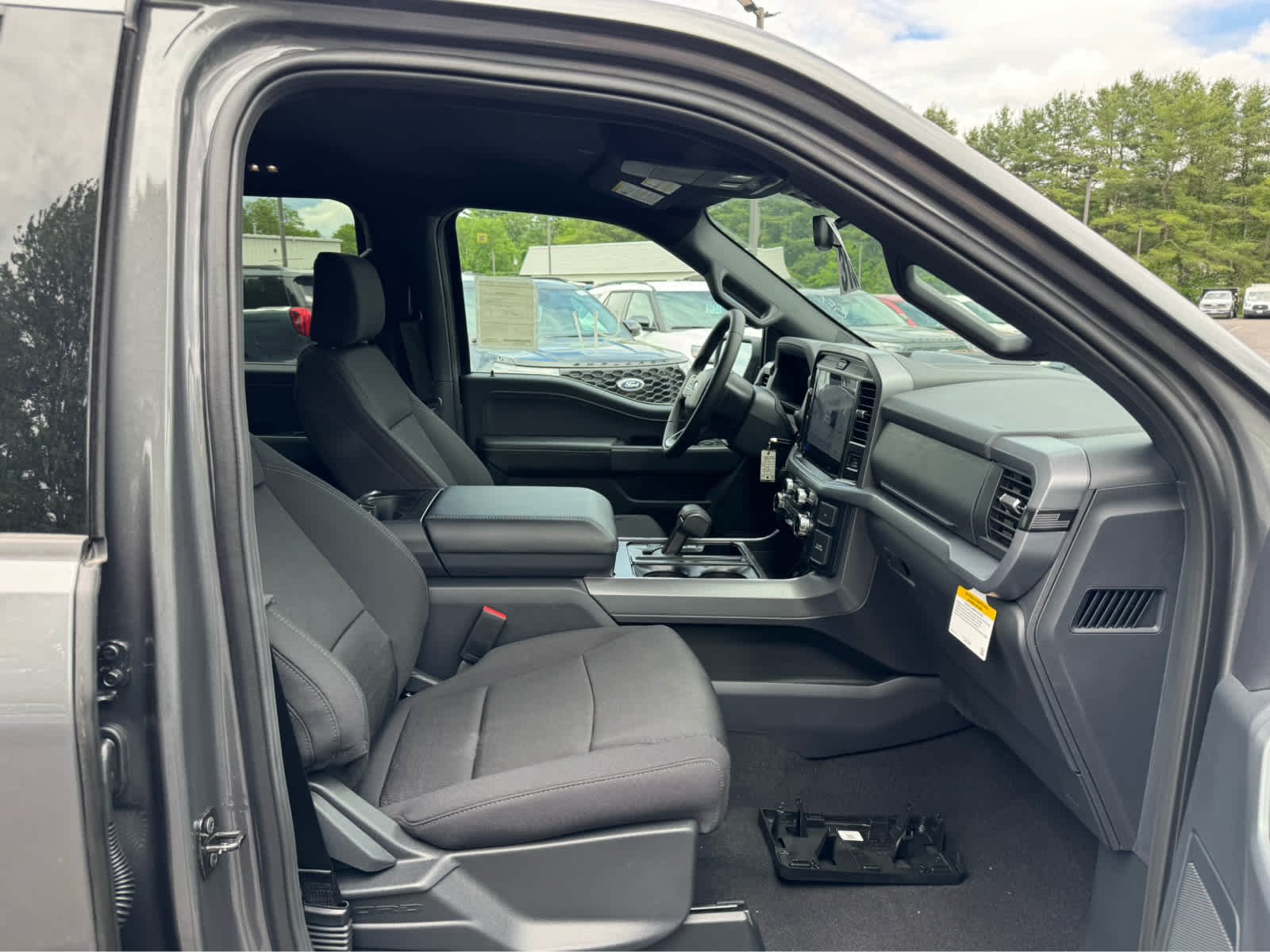 New 2026 Carbonized Gray Metallic Ford XLT image 13
