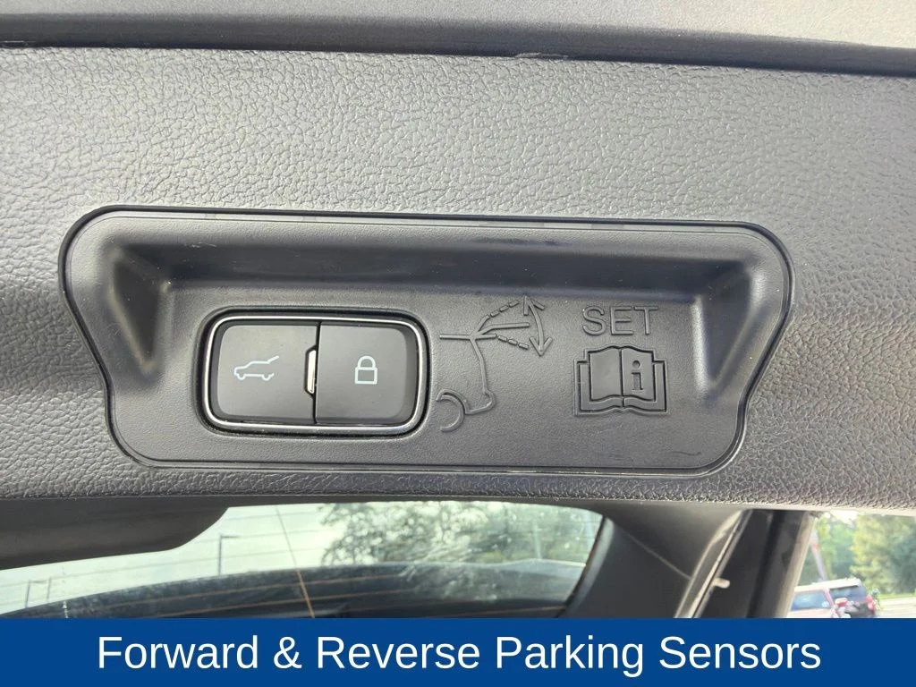 Used 2024 Gray Metallic Ford XLT image 9