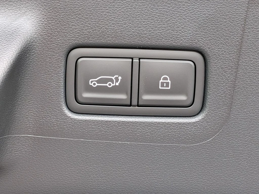 New 2026 White Hyundai SE image 28
