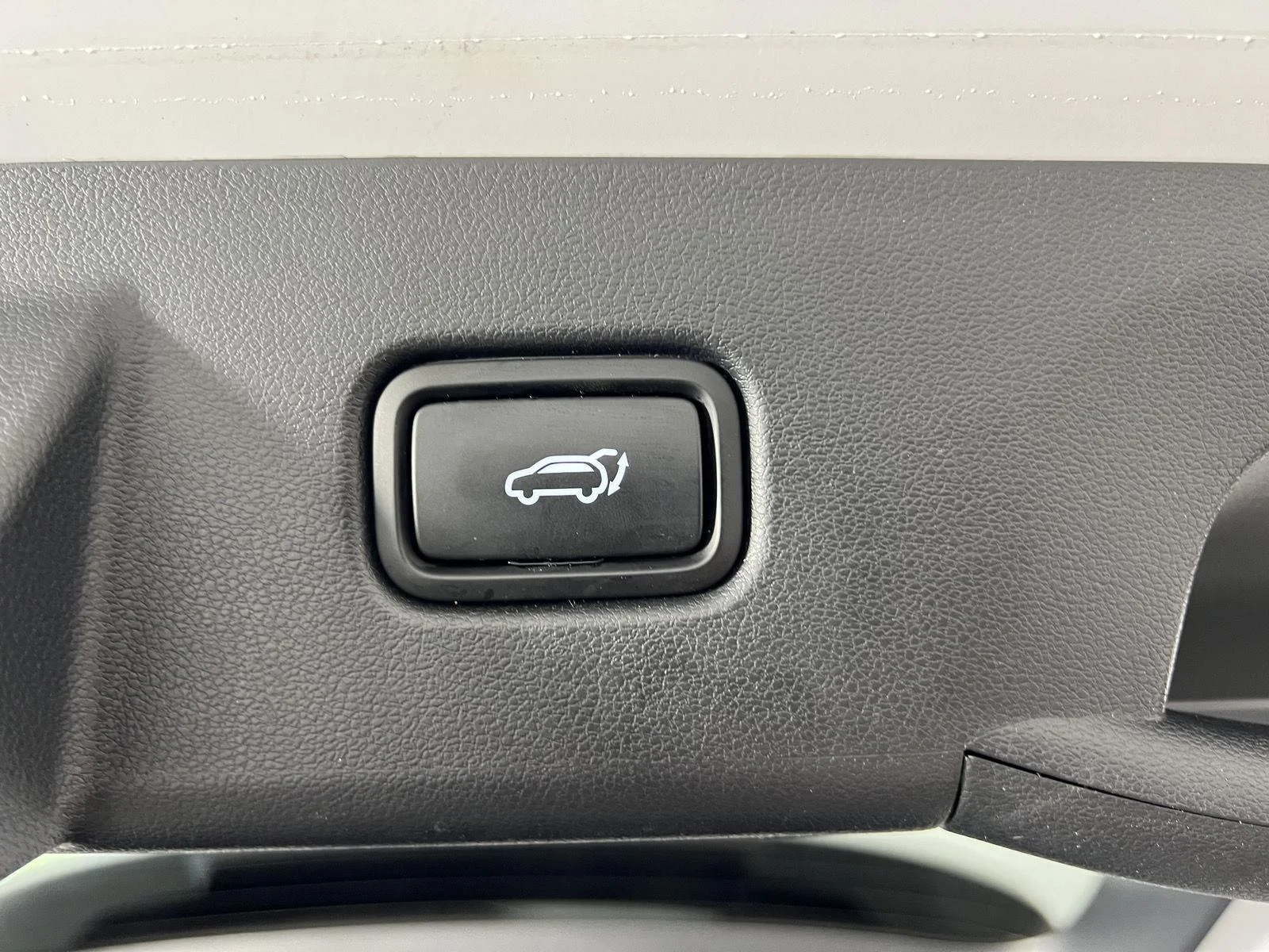Used 2023 Wh Hyundai SEL image 22