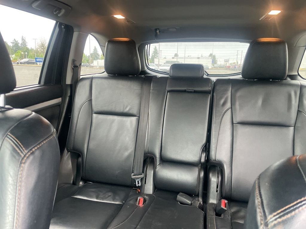 Used 2017 Blizzard Pearl Toyota XLE image 20