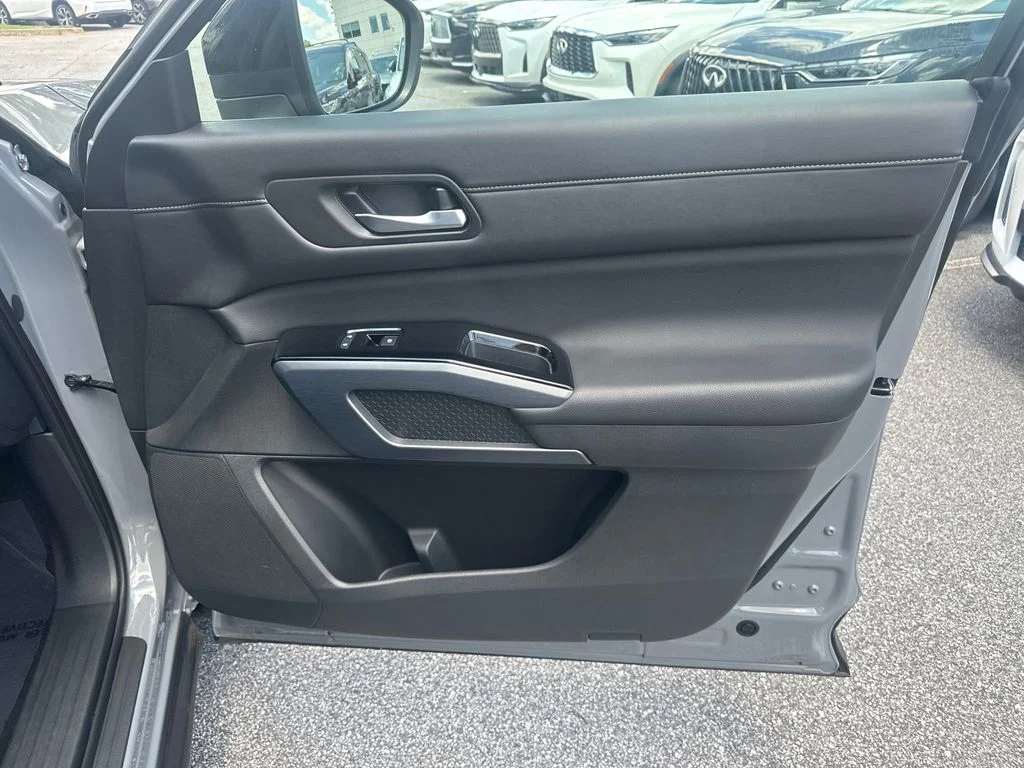 Used 2024 Gray Nissan SL image 12