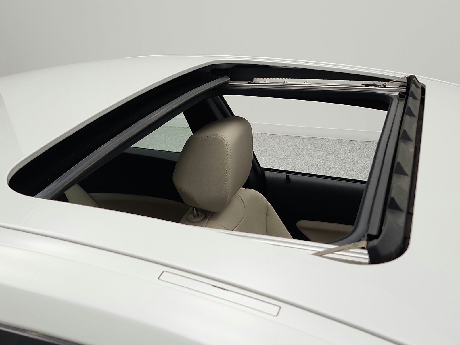 Used 2020 Mineral White Metallic BMW 230i Coupe image 25