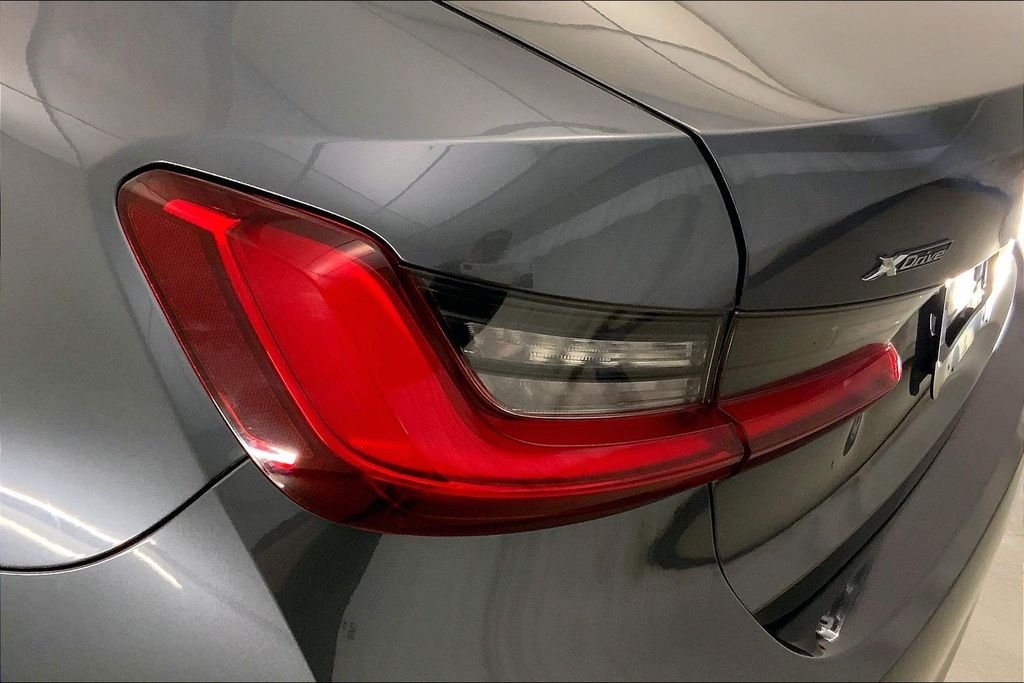 Used 2022 Mineral Grey Metallic BMW 330i xDrive image 28
