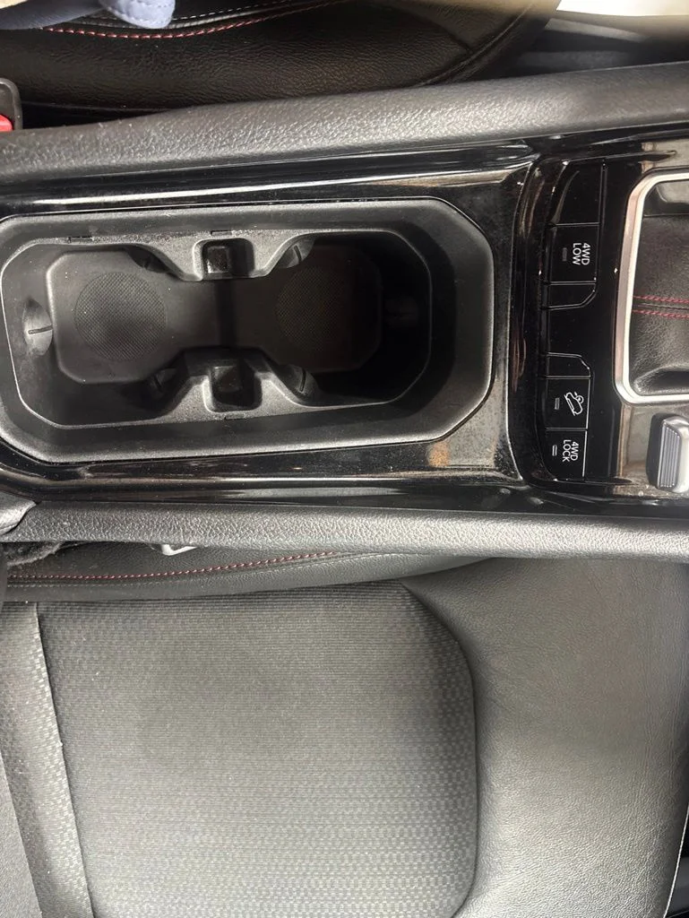 Used 2025 Silver Jeep Trailhawk image 24