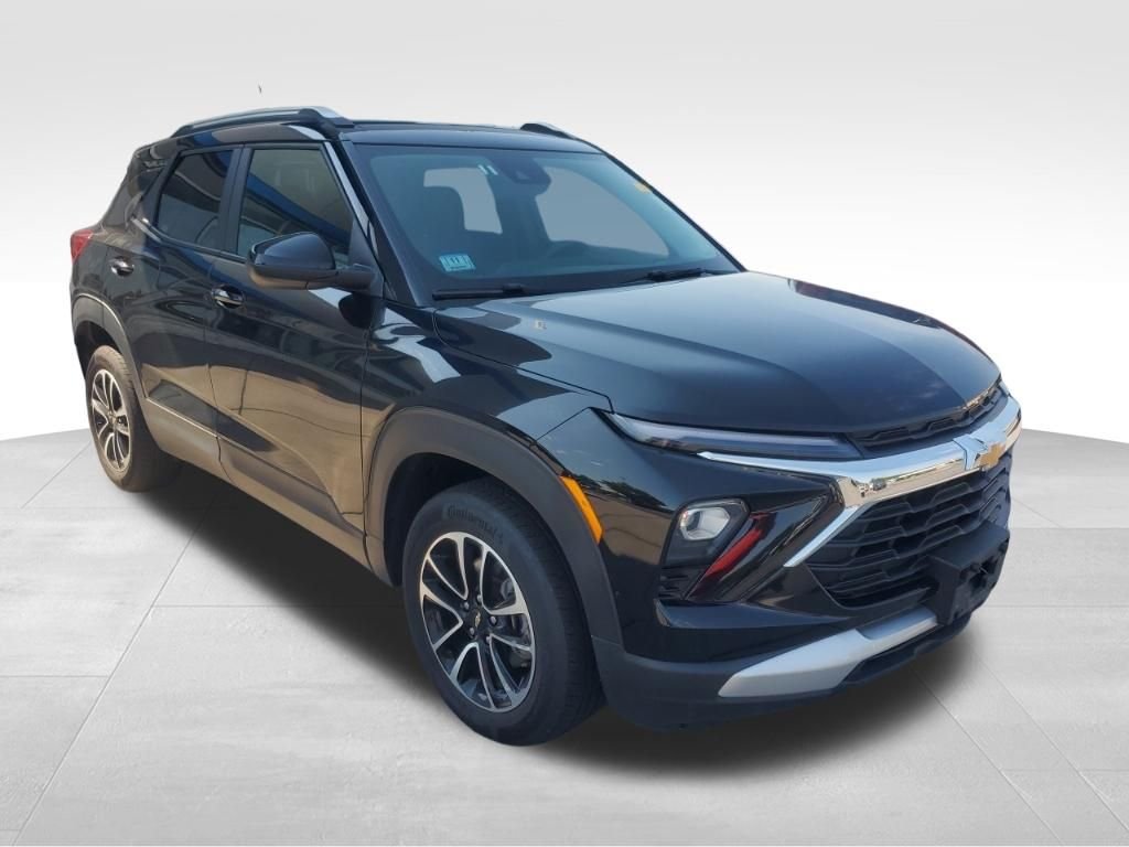 Used 2025 Black Chevrolet LT image 10