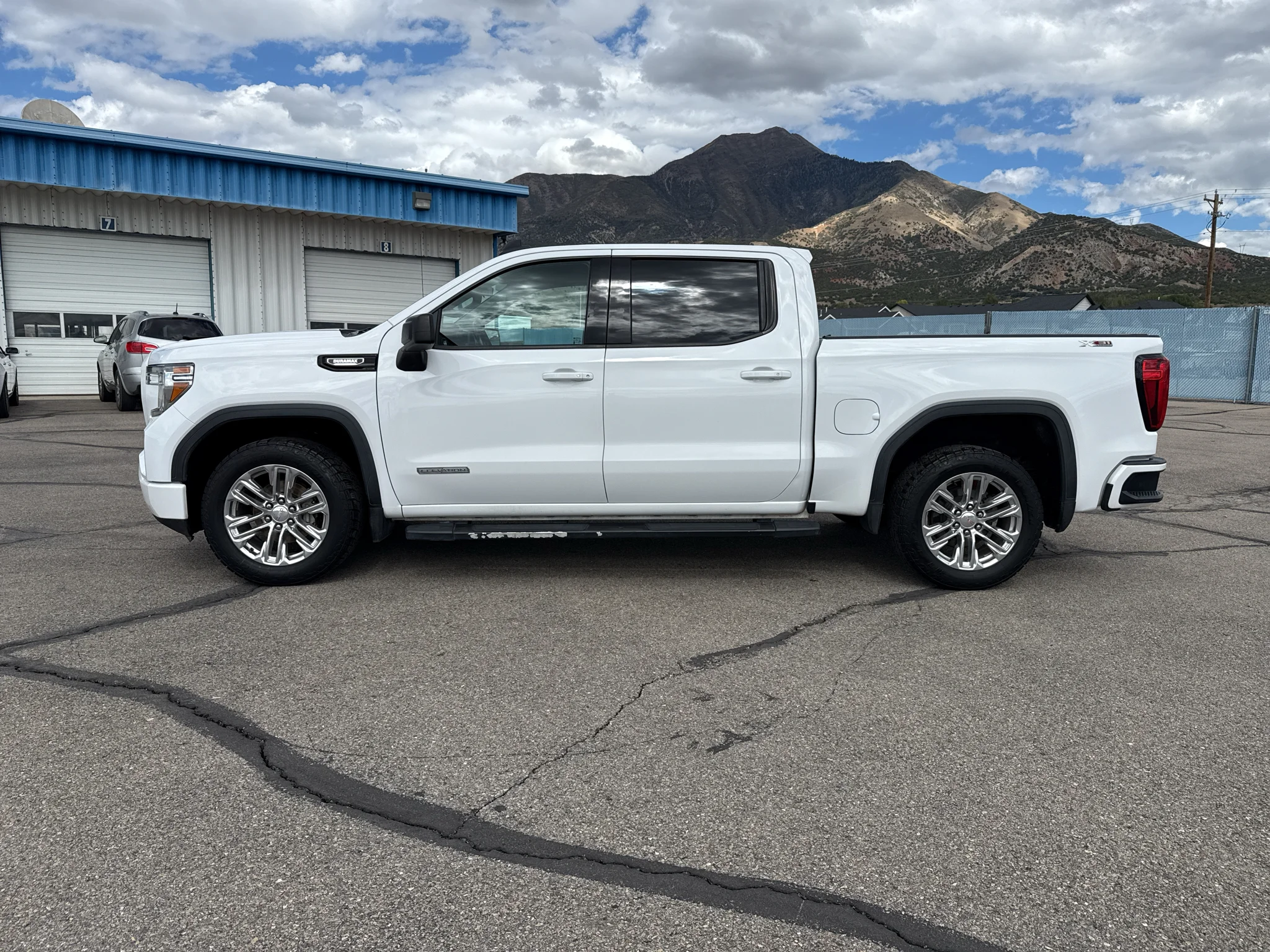 Used 2020 SUMMIT WHITE GMC Elevation image 2
