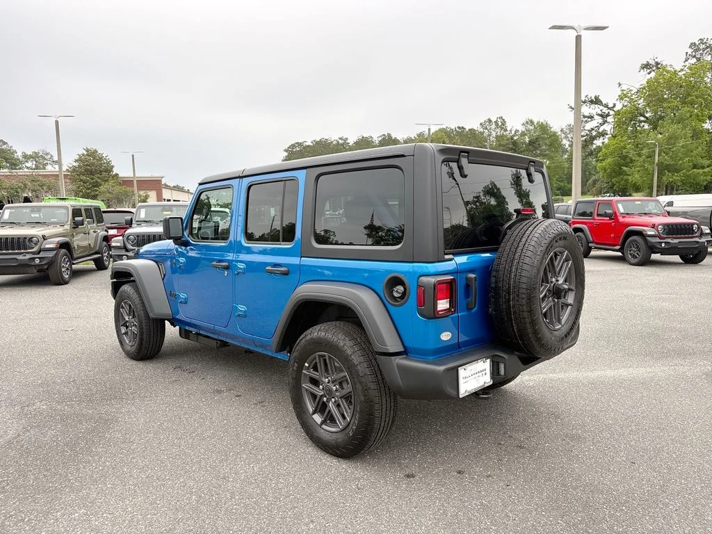 New 2026 Hydro Blue Pearl-Coat Exterior Paint Jeep Sport S image 5