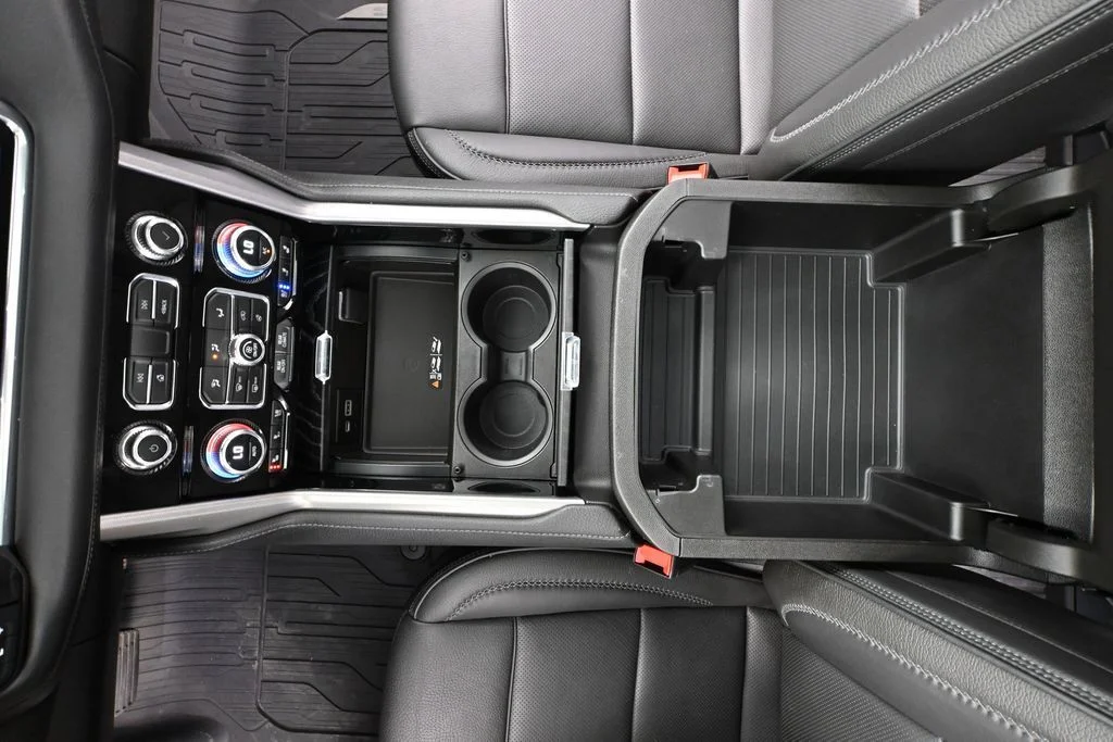 2023 GMC Yukon Denali - Photo 42