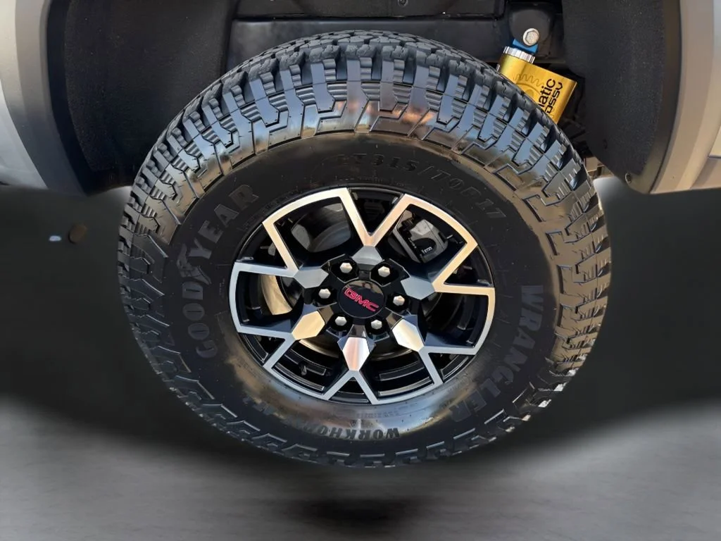 Used 2023 Sterling Metallic GMC AT4X image 38