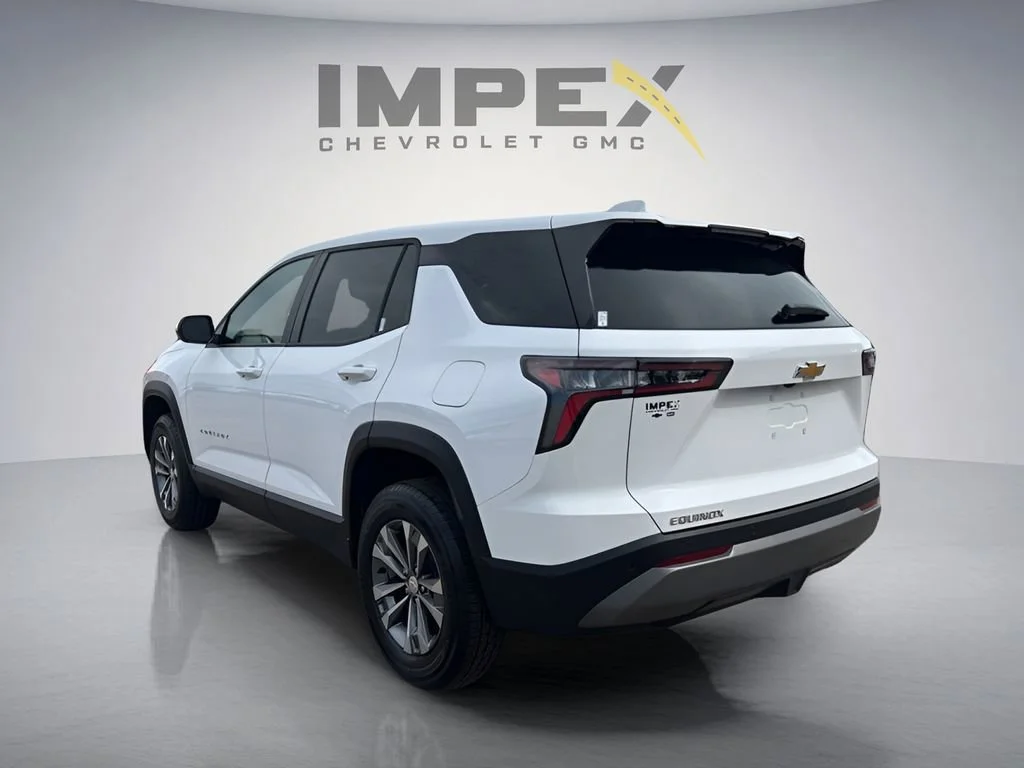 Used 2026 Summit White Chevrolet LT image 3