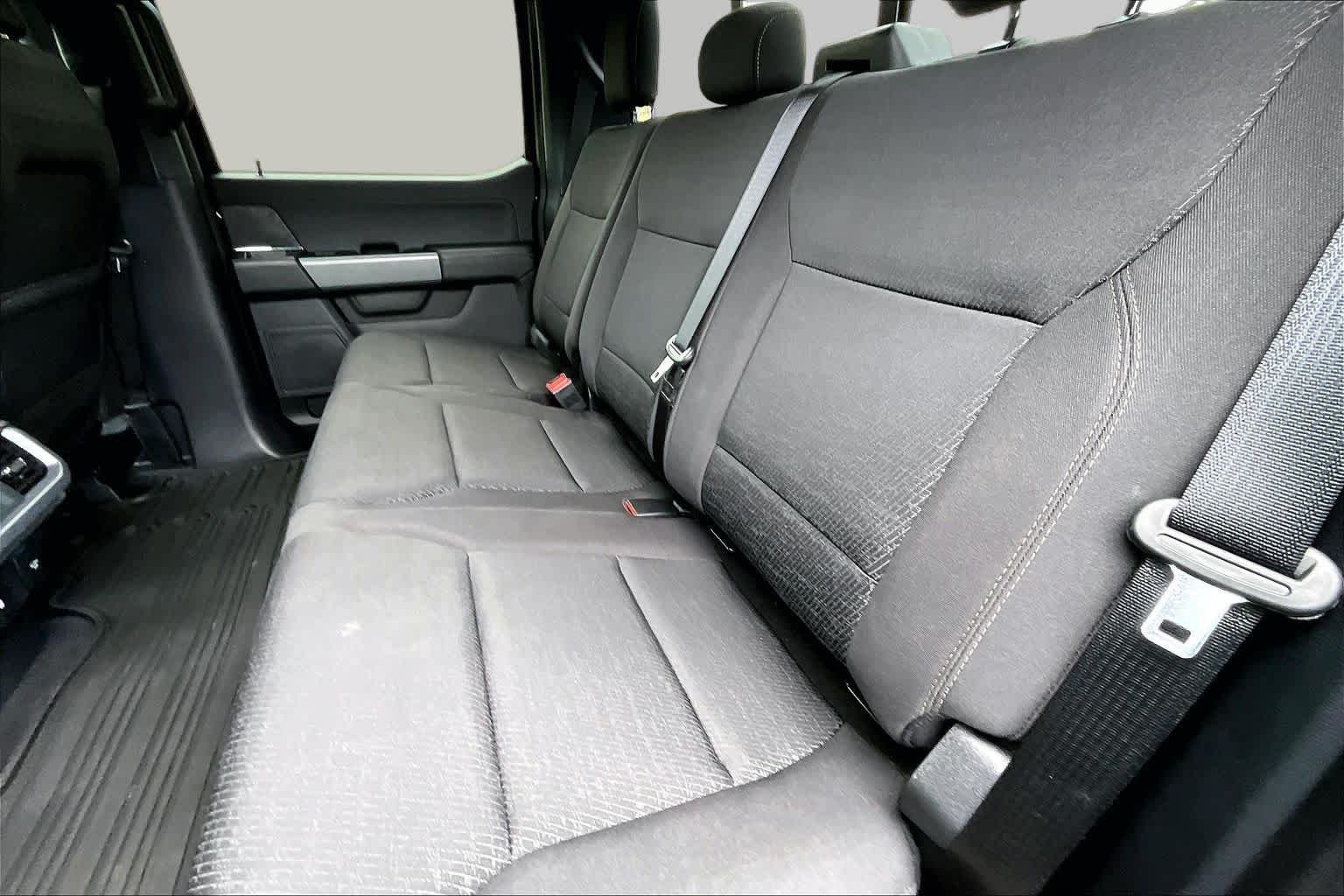 Used 2025 Agate Black Metallic Ford XLT image 21