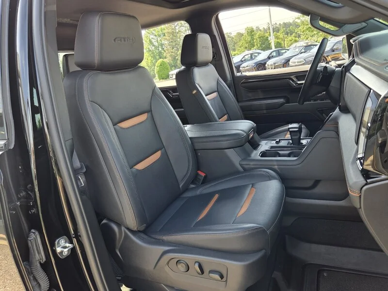Used 2024 Onyx Black GMC 4WD CREW CAB 147" AT4 image 21
