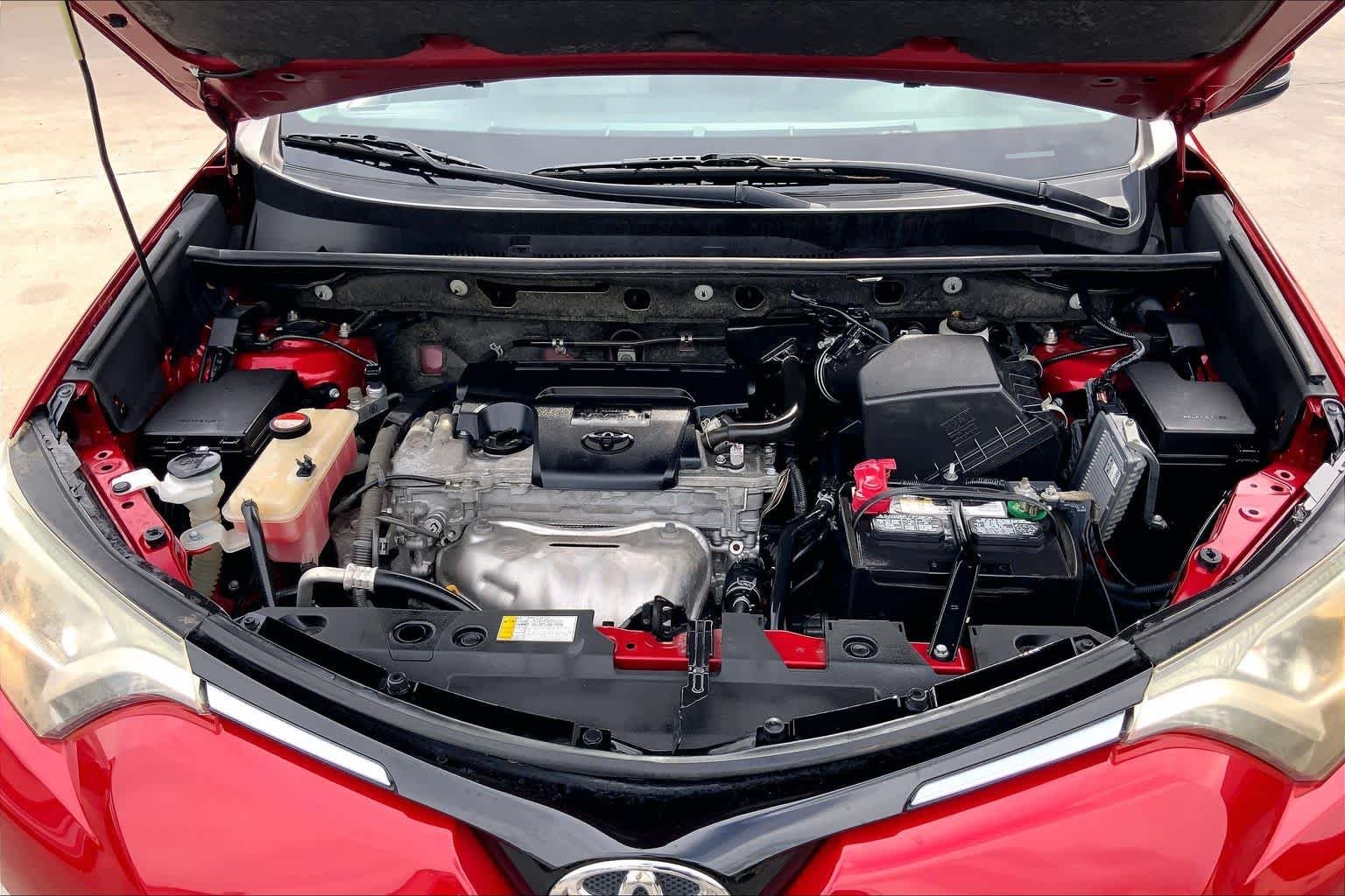 Used 2016 Barcelona Red Metallic Toyota XLE image 32