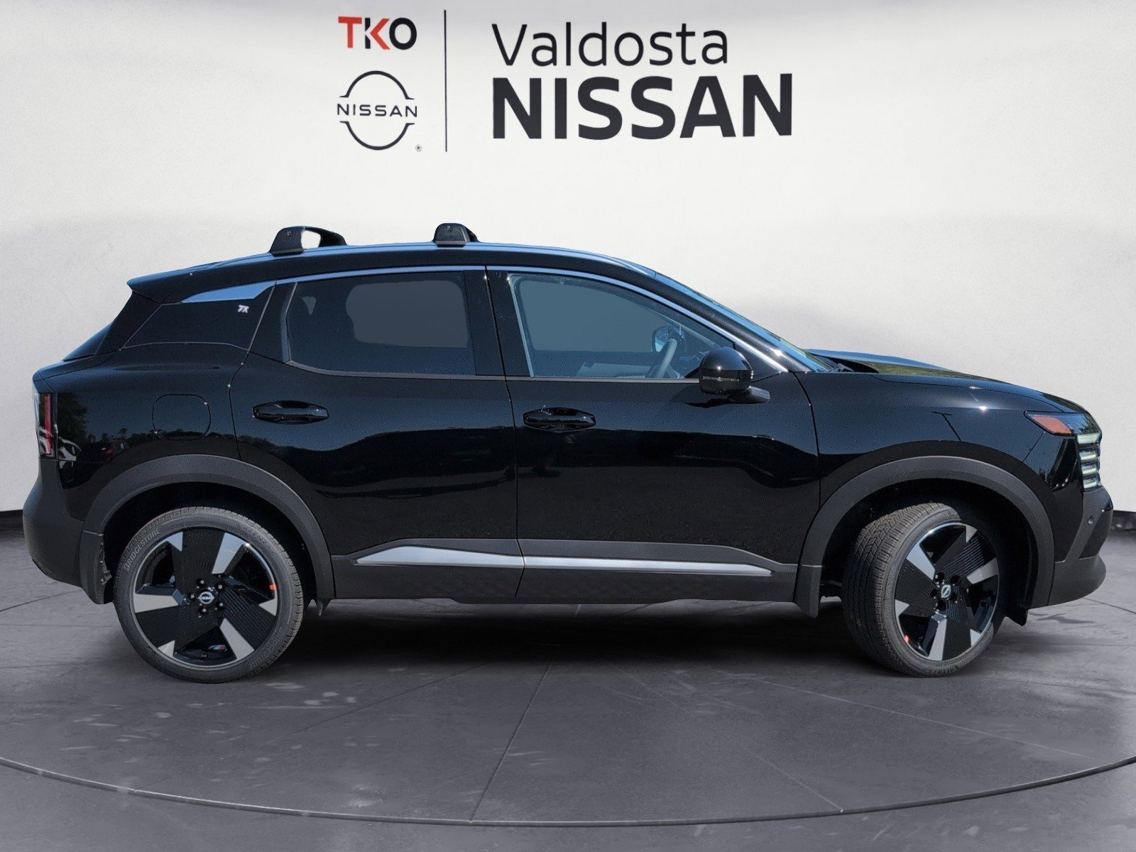 New 2026 Super Black Nissan SR image 3