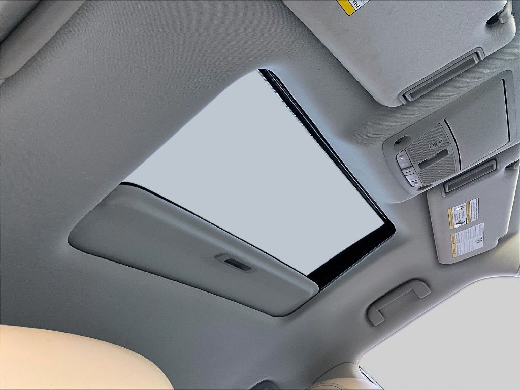 Certified Used 2022 White Nissan Platinum image 23