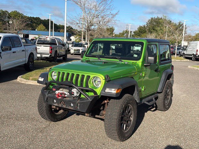 Used 2018 Green Jeep Sport image 12