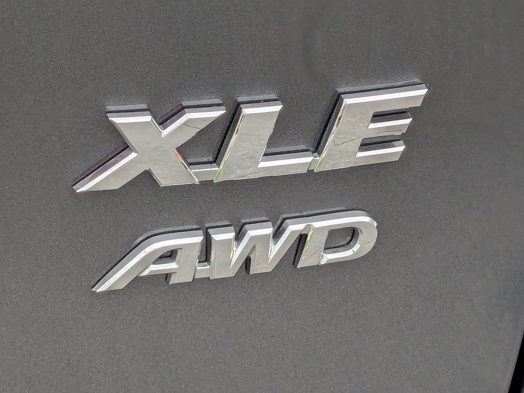 Used 2021 Midnight Black Metallic Toyota XLE image 26