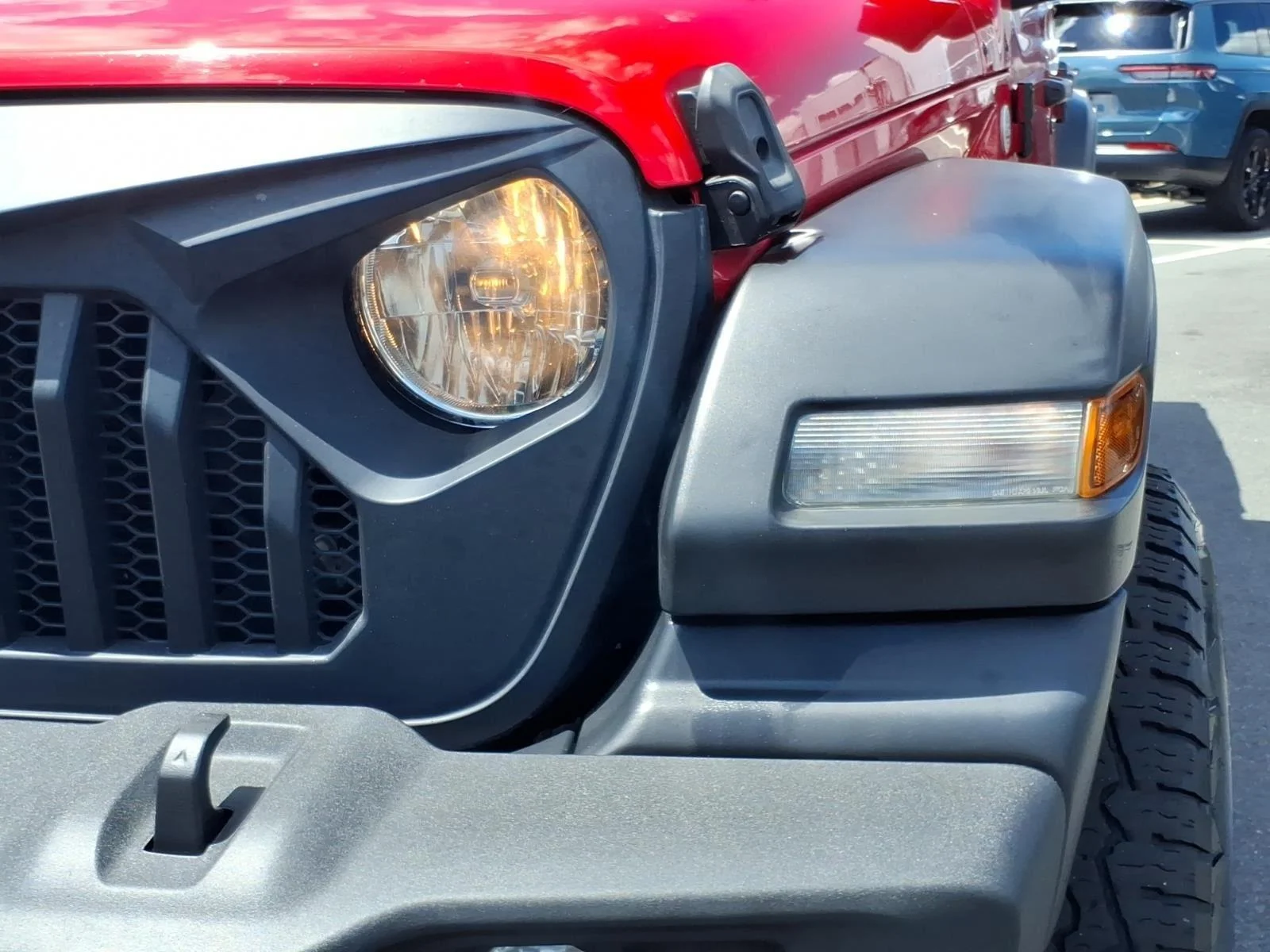 Used 2020 Firecracker Red Jeep Sport S image 15