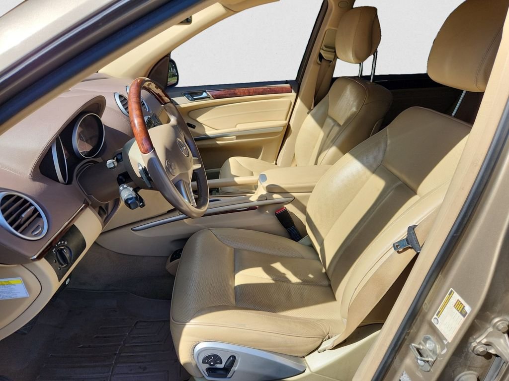 Used 2010 Beige Mercedes-Benz GL 550 image 9