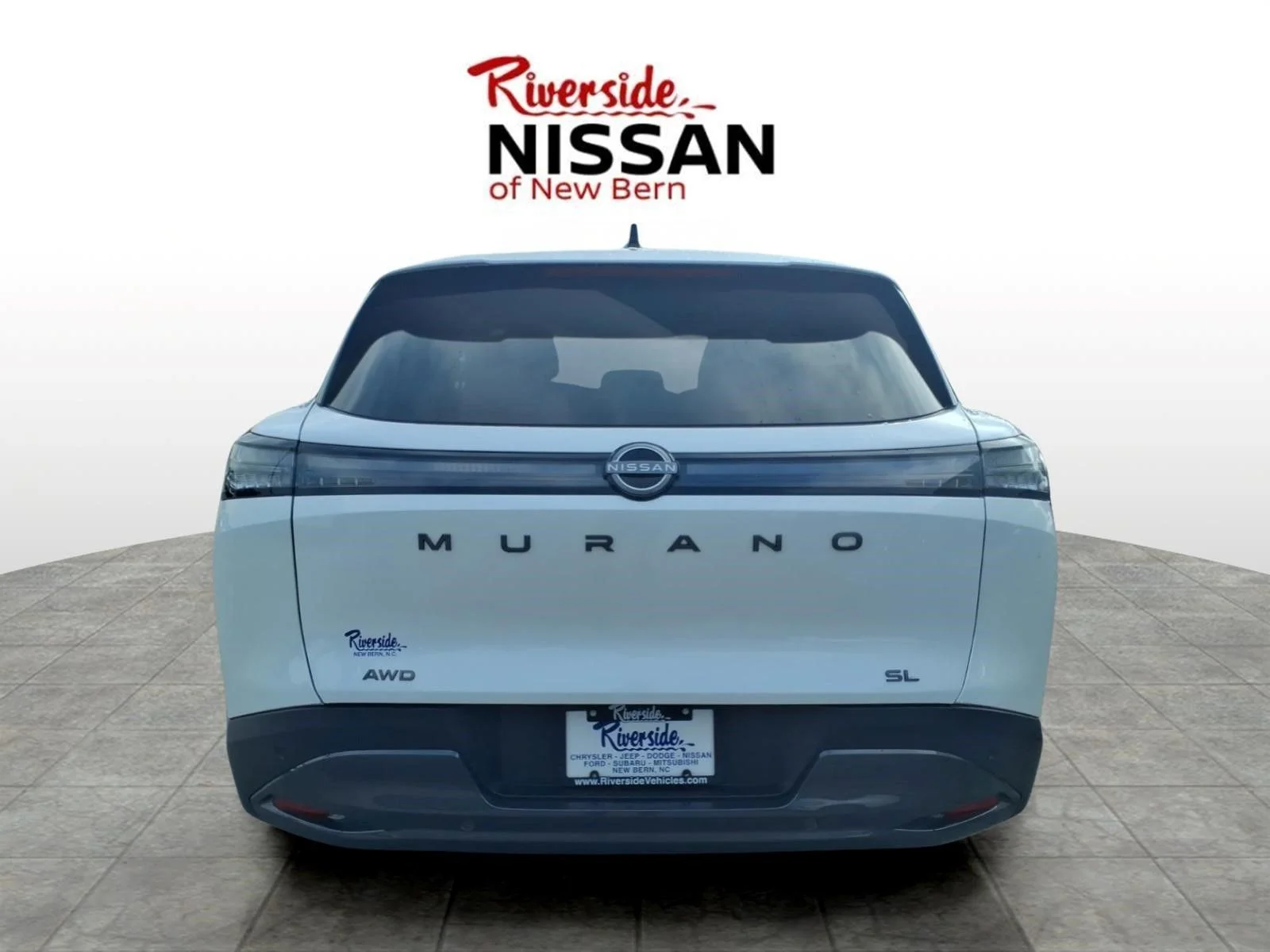 New 2026 Everest White Pearl TriCoat Nissan SL image 2