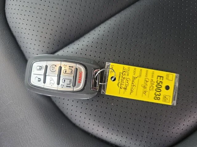 Used 2025 Gray Chrysler Select image 28