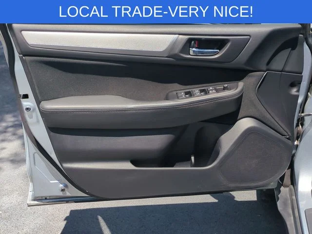 Used 2018 Silver Subaru 2.5i Premium image 12