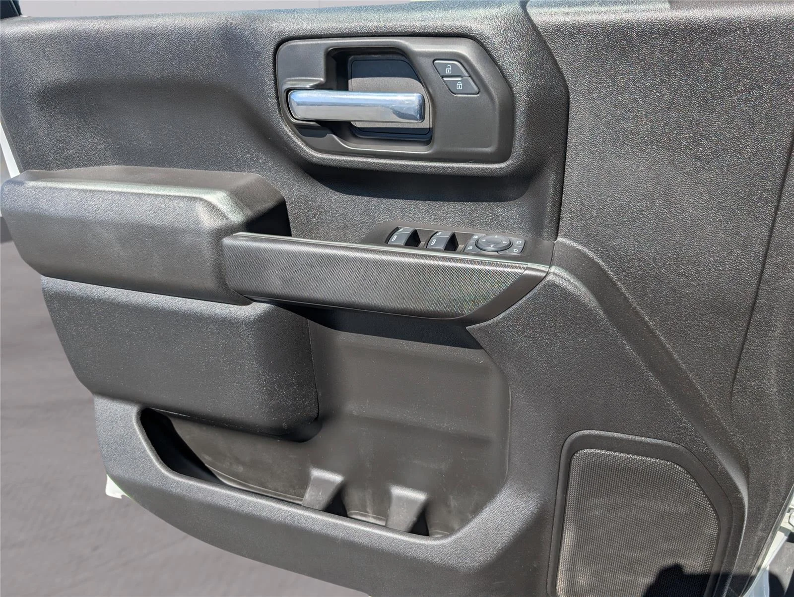 Used 2025 Summit White Chevrolet Custom image 15