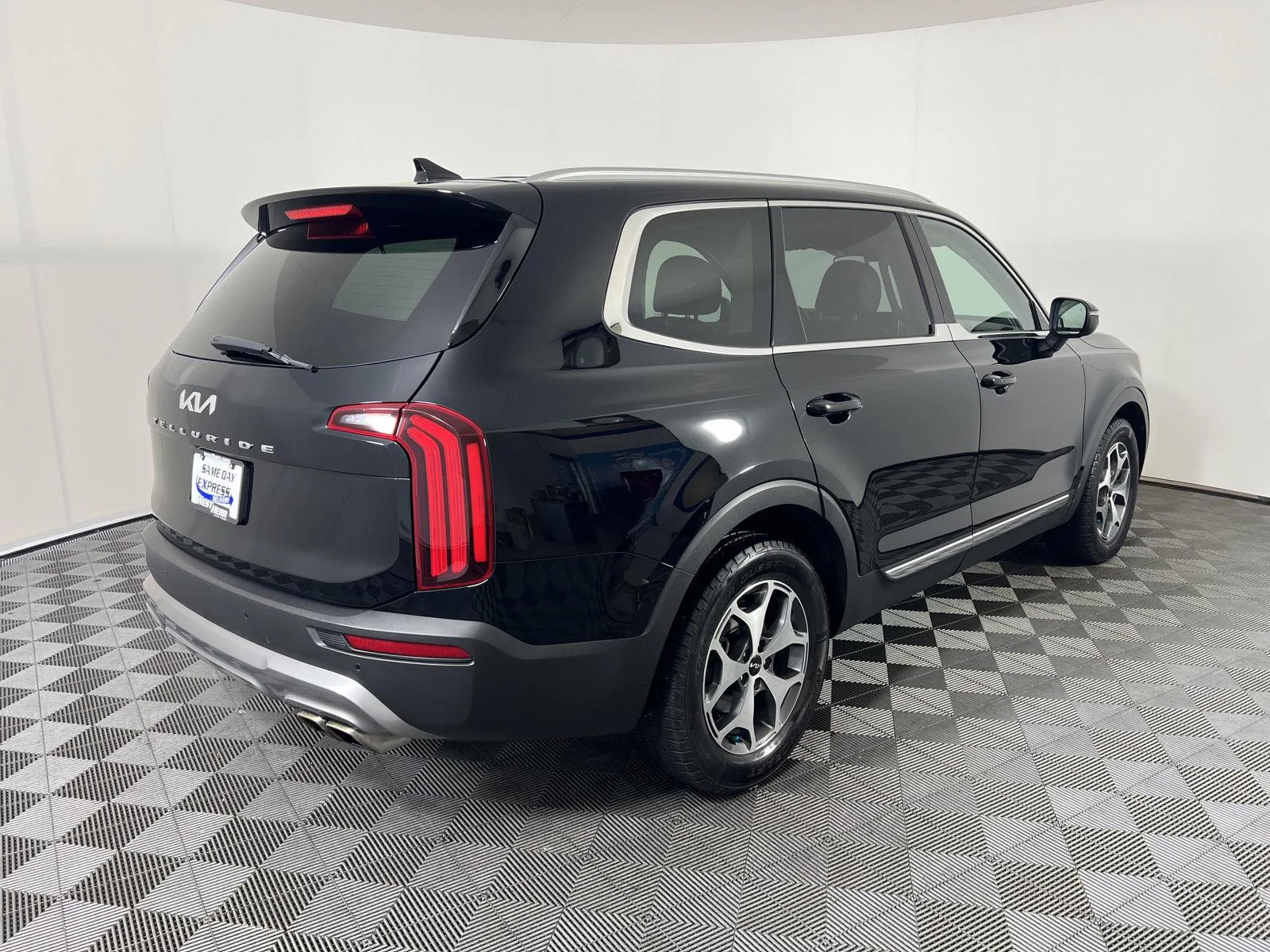Used 2022 Ebony Black Kia EX image 3