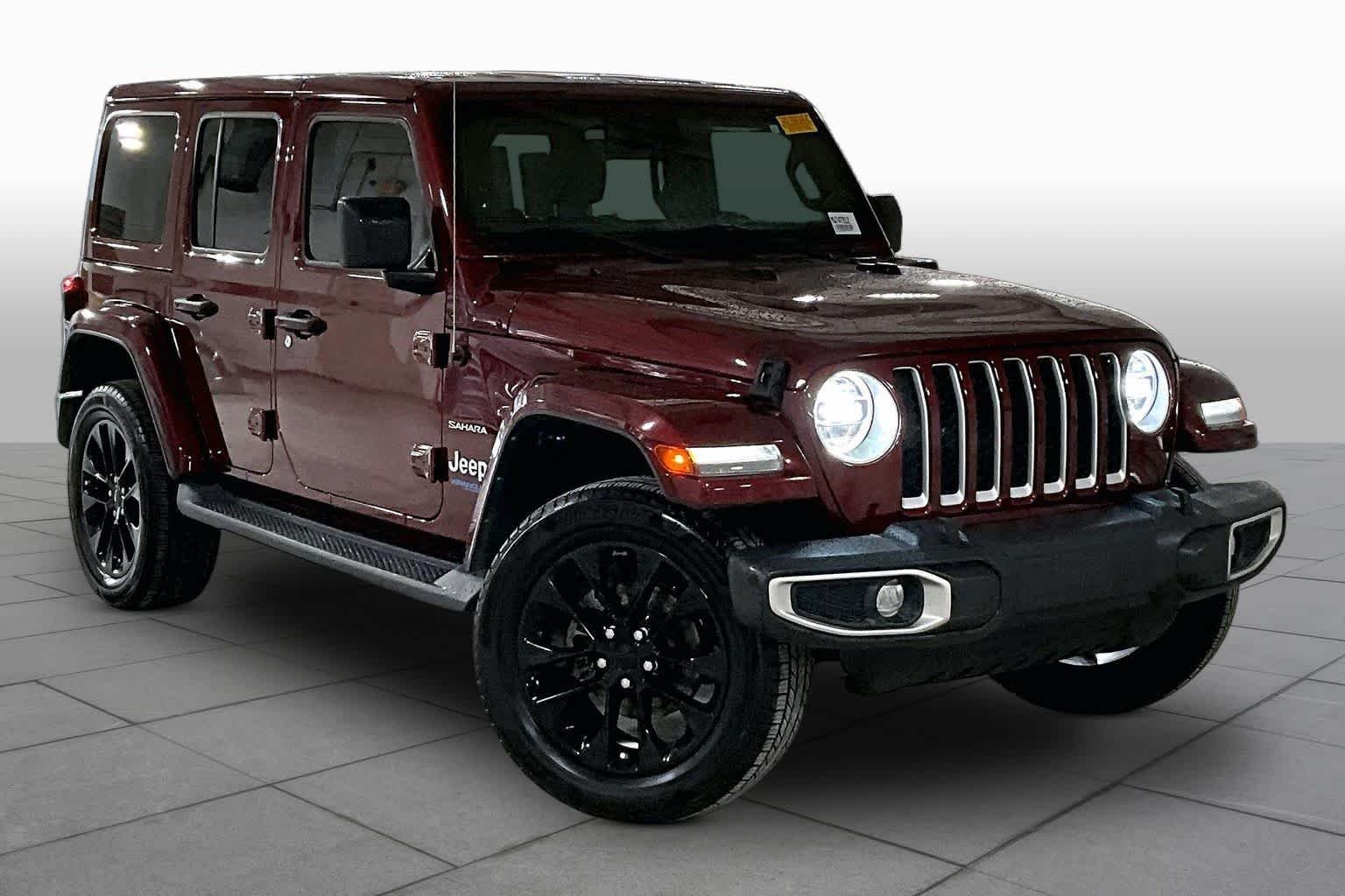 Used 2021 Snazzberry Pearlcoat Jeep Unlimited Sahara image 3