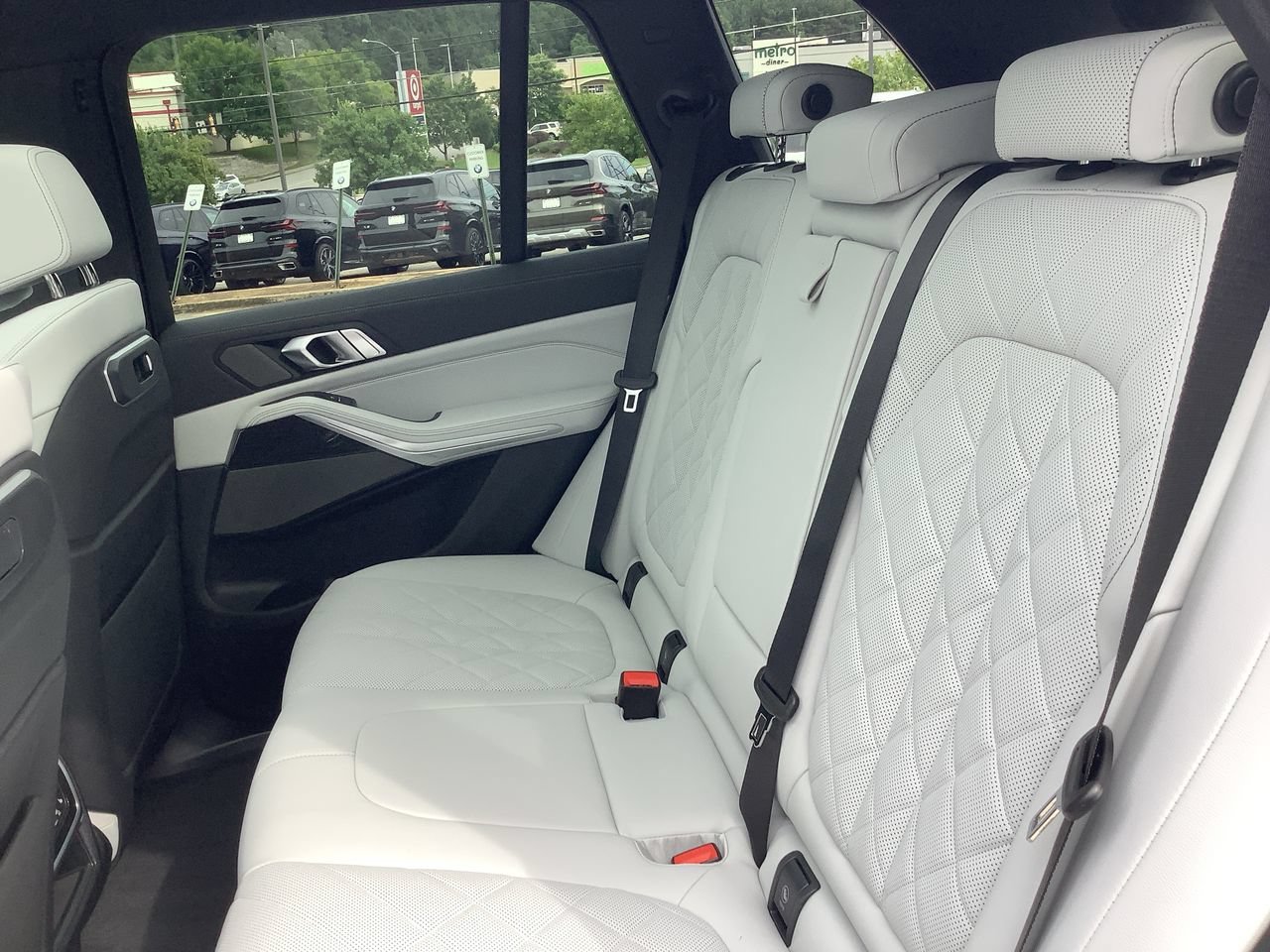 New 2026 Brooklyn Grey Metallic BMW xDrive50e image 31