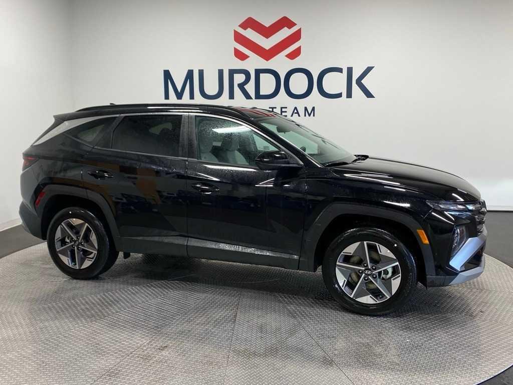 New 2025 Phantom Black Hyundai SEL AWD image 1