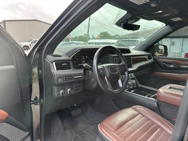 Used 2023 Silver GMC Denali Ultimate image 18