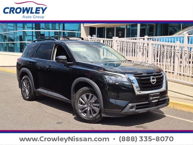 2023 Nissan Pathfinder SV