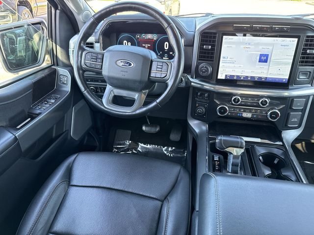 Used 2022  Ford Lariat image 10