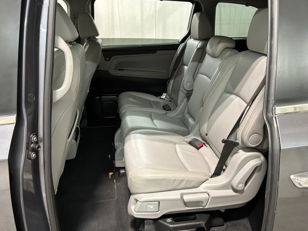 Used 2020 Modern Steel Metallic Honda EX-L image 21