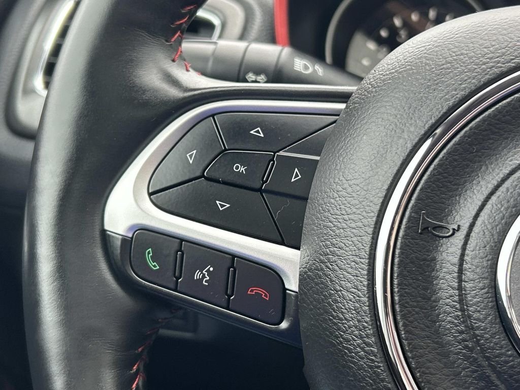 Used 2018 White Jeep Trailhawk image 21
