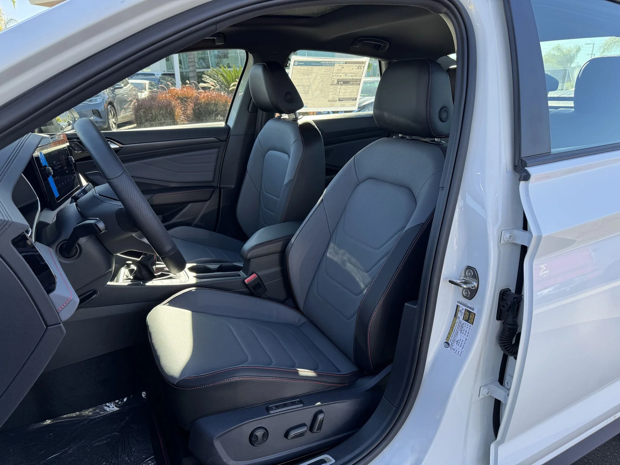New 2026 Pure White w/Deep Black Roof Volkswagen Autobahn image 15